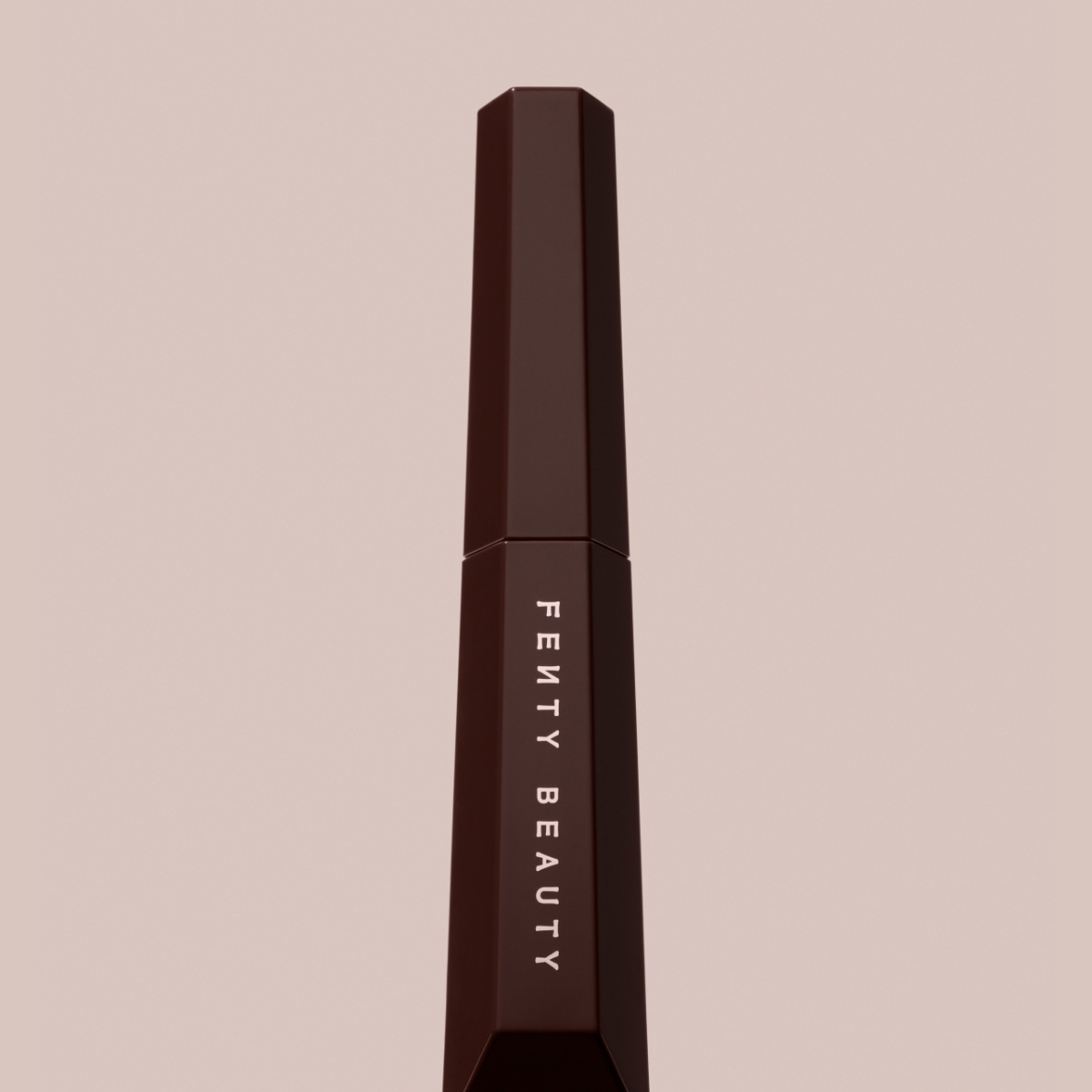 HELLA THICC VOLUMIZING MASCARA (MÁSCARA DE PESTAÑAS)